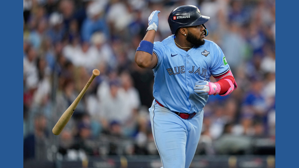 Guerrero homers off Ohtani as Blue Jays even World Series with 6-2 win over  Dodgers in Game 4 | kare11.com