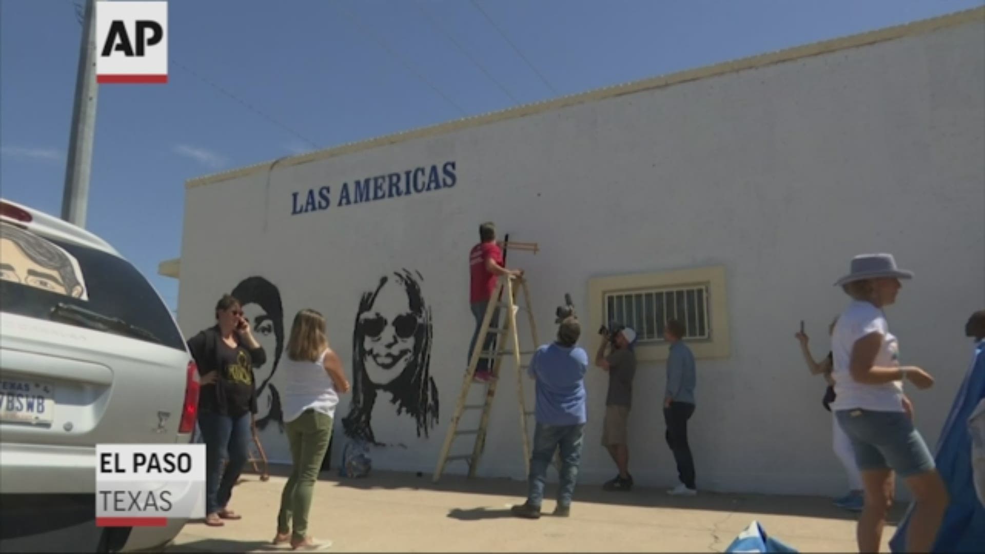 The father of a Parkland, Florida, shooting victim painted a mural in El Paso, Texas on the same weekend a shooter killed 20 people there. (AP)