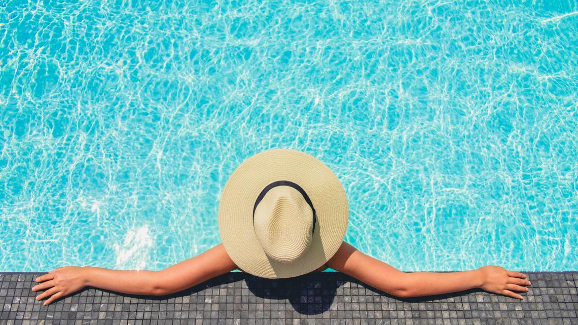 Sunshine, pool water and hydration: What your body needs this summer