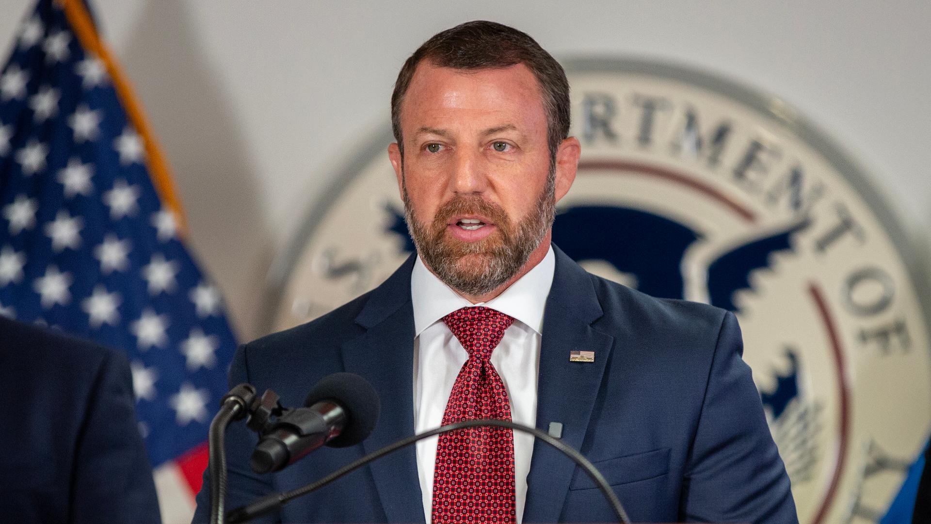 Homeland Security Secretary Markwayne Mullin praises 'professional' pilots after emergency landing