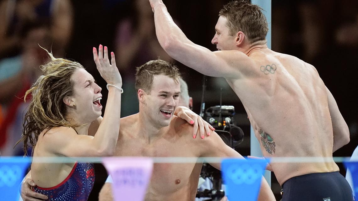 US sets world record in swimming 4x100 mixed relay