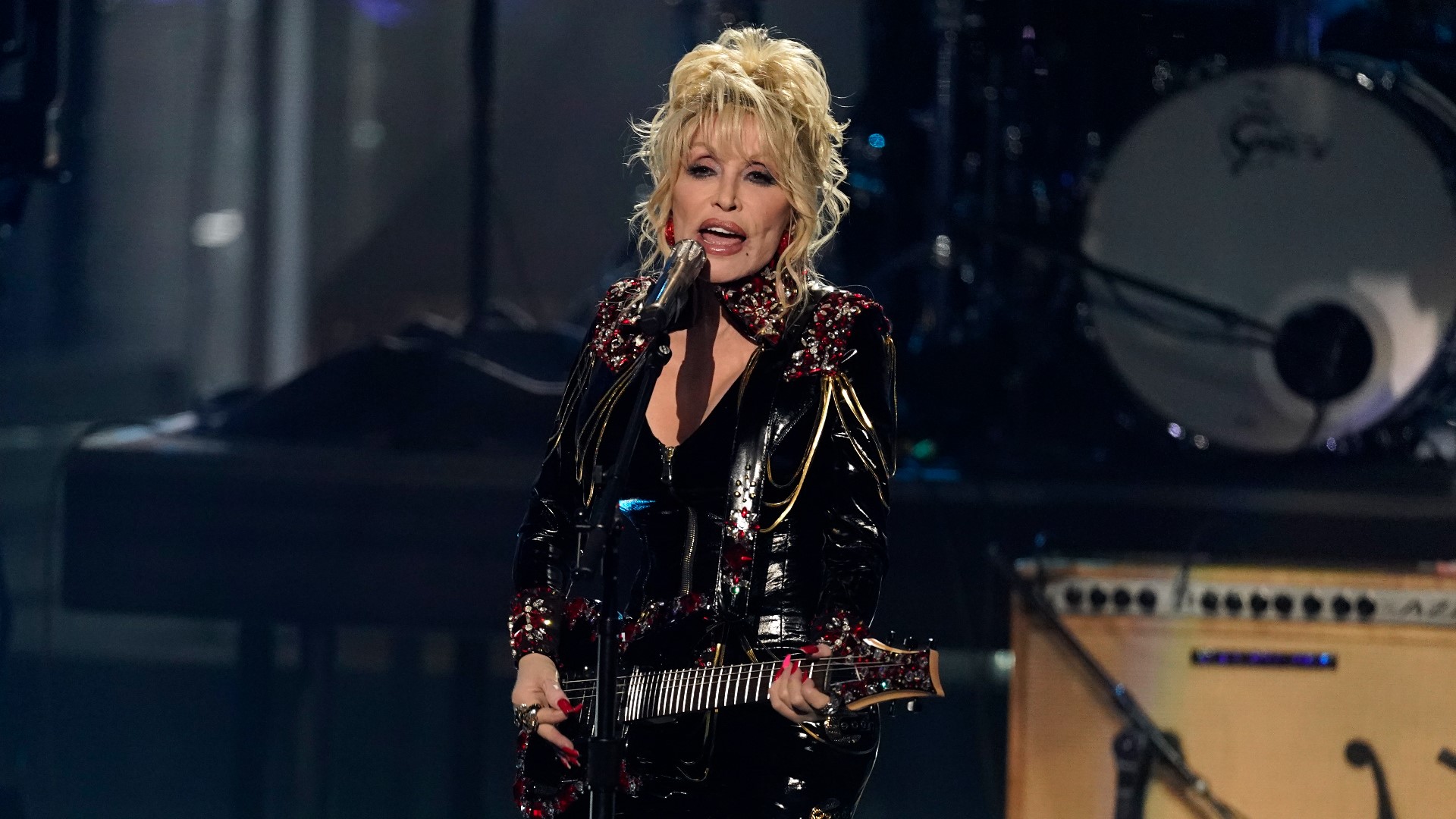 WATCH | Here’s what Dolly Parton said and performed when she was inducted into the Rock and Roll Hall of Fame