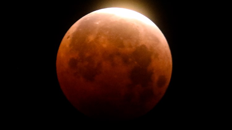 'Super Flower Blood Moon' total lunar eclipse Sunday night