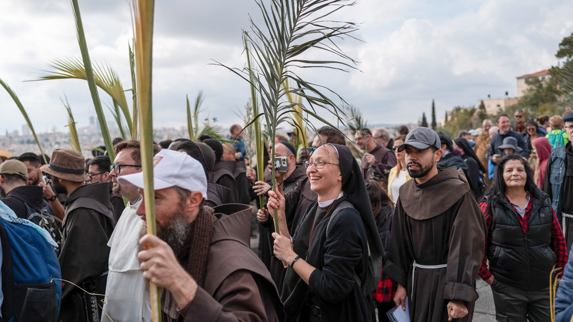 Thousands of faithful attend Palm Sunday celebrations in Israel - Vimarsana News