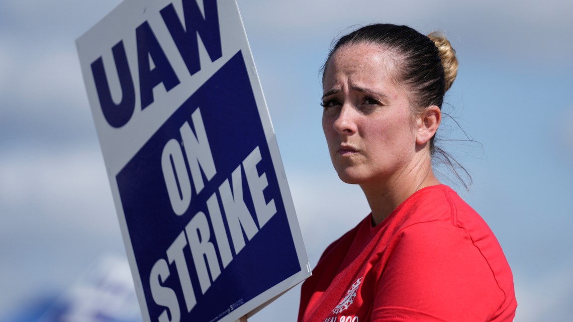 UAW strike update Union sets deadline for strike to grow