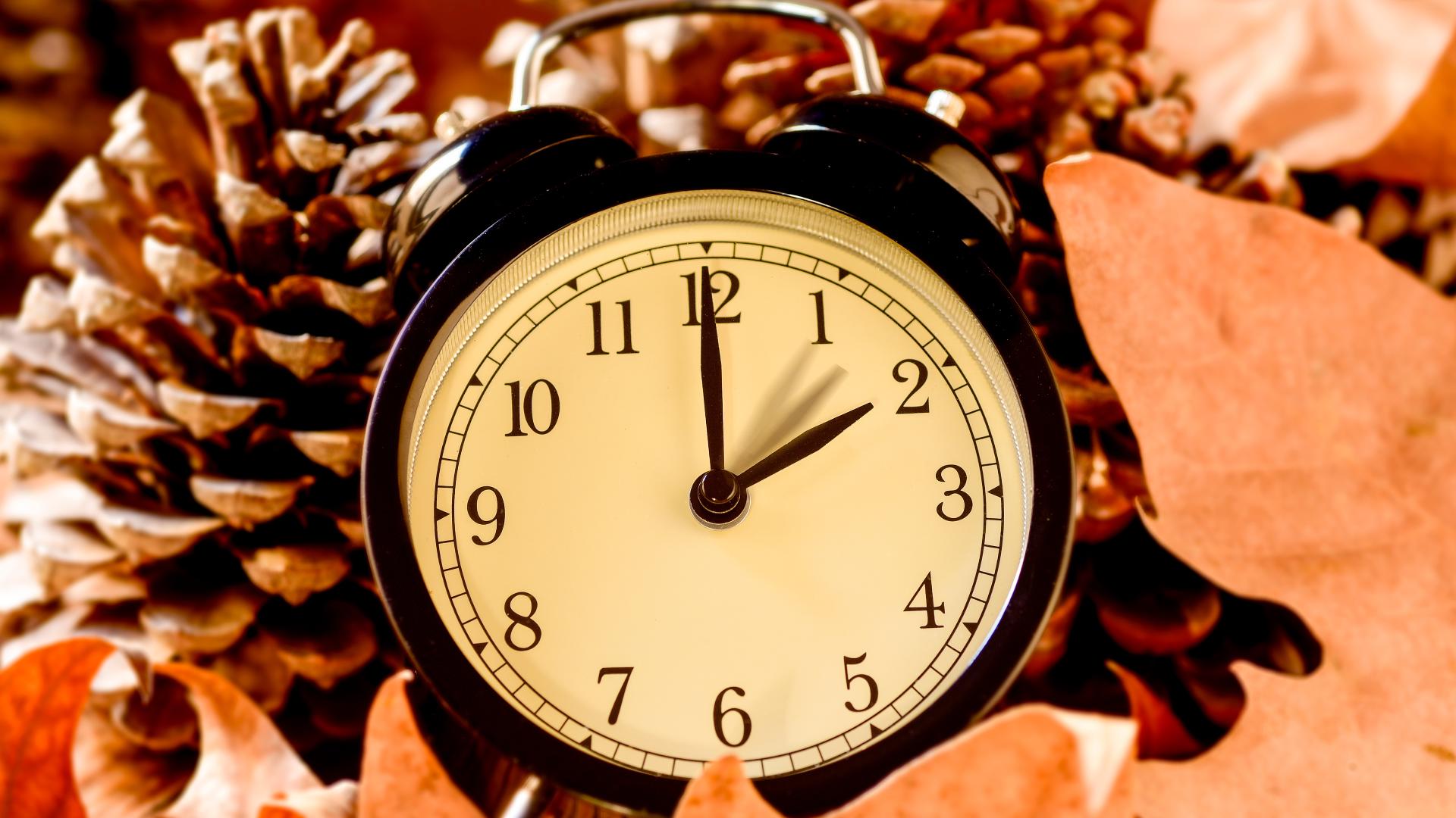 Daylight Saving Time ends this weekend. Here's how it can affect you and what you can do about it