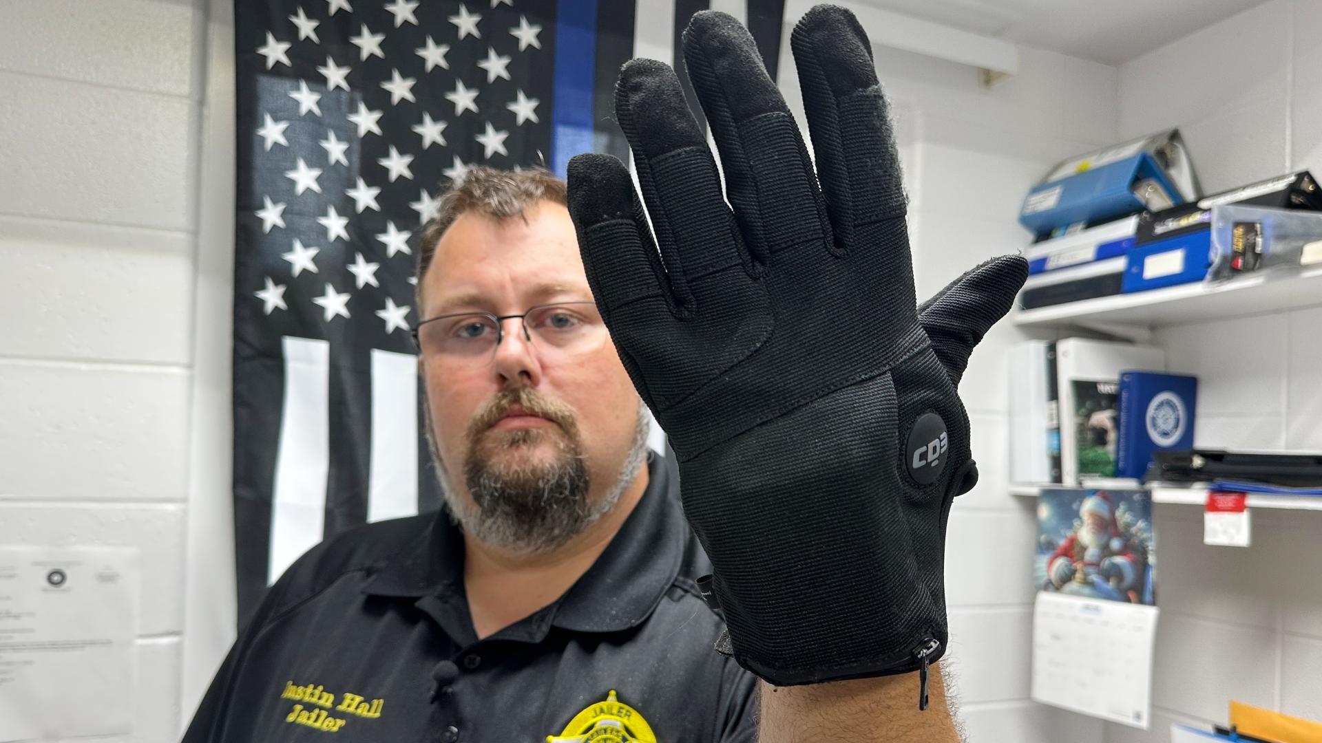 ICE awards $16.7M contract to buy 6,000 pairs of gloves that deliver electric shocks