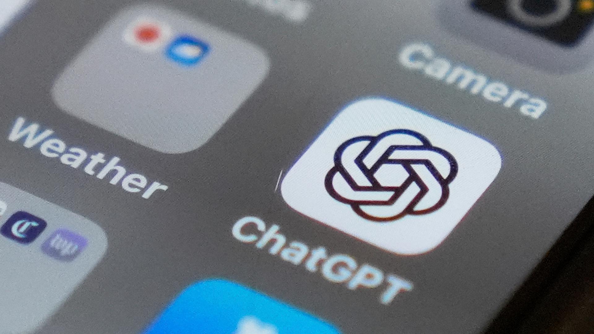 AI disruption: Thousands of users report ChatGPT, Claude issues