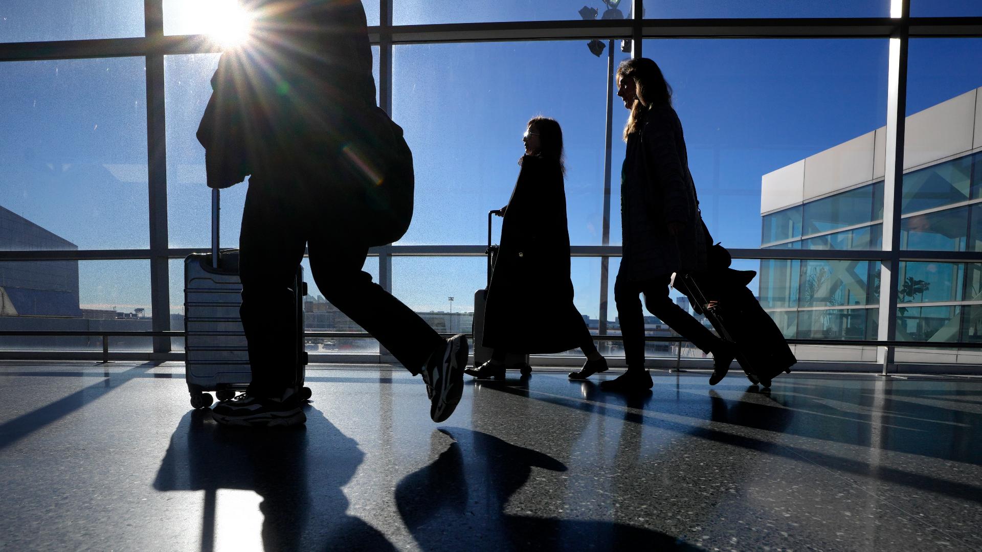 Report: Holiday travelers could face the highest Thanksgiving and Christmas airfares in a decade
