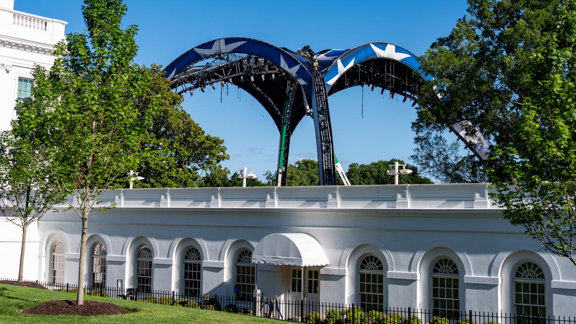 Who is fighting during the UFC event at the White House?