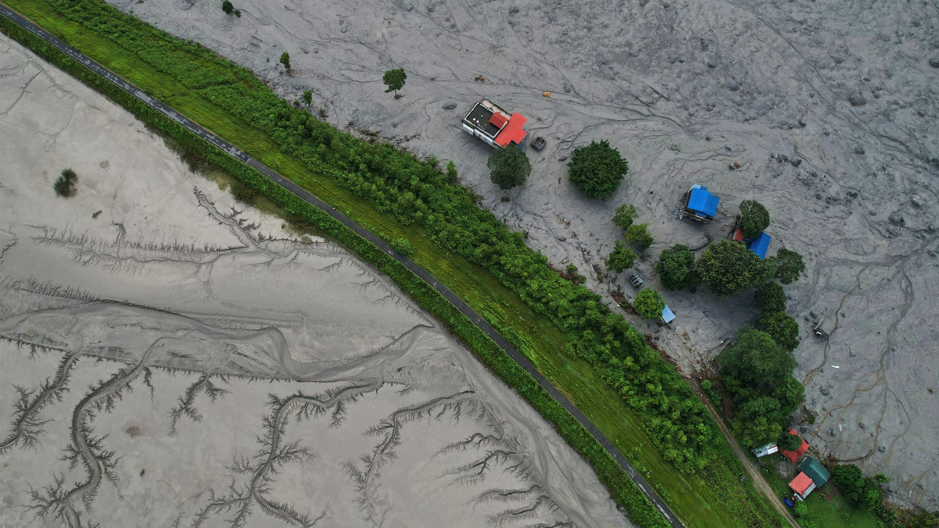 How many Americans are still missing in the Nepal flooding? Dozens of families wait for news