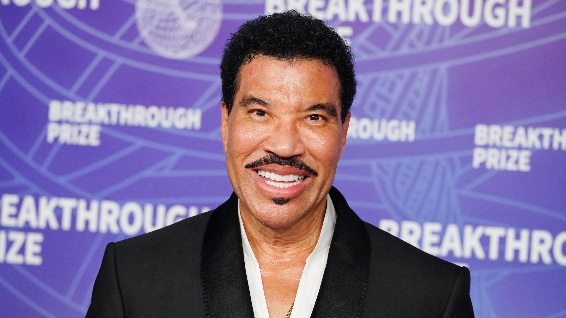 Lionel Richie checks into hospital after St. Louis performance 'out of caution,' reports say