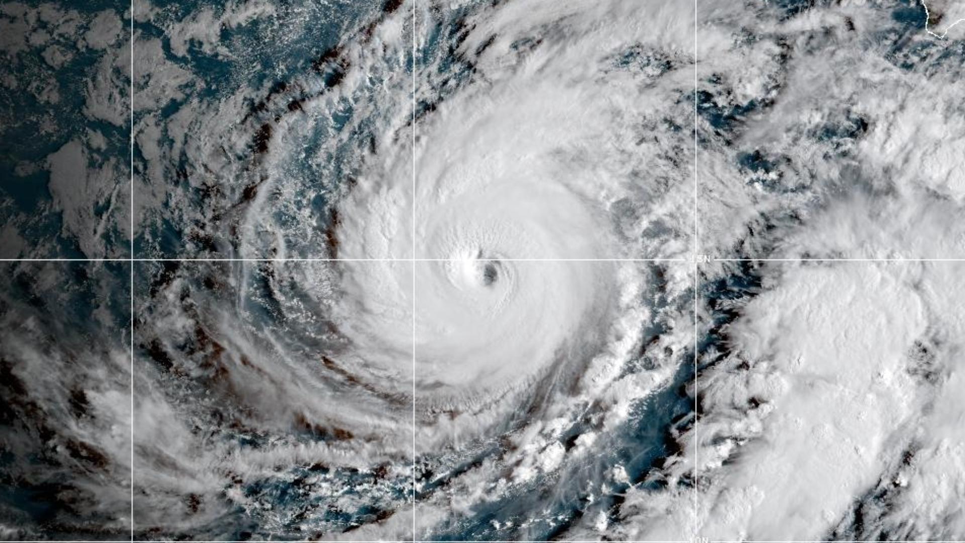 Hurricane Lowell expected to pass near one Hawaiian island and cause major rains statewide