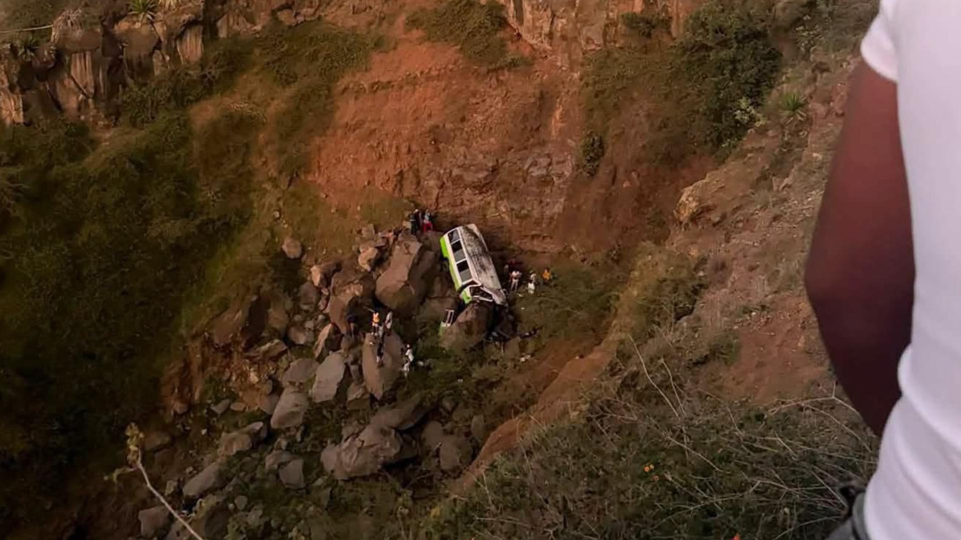 At least 25 people, mostly 'young and teenagers,' dead in Cape Verde bus crash