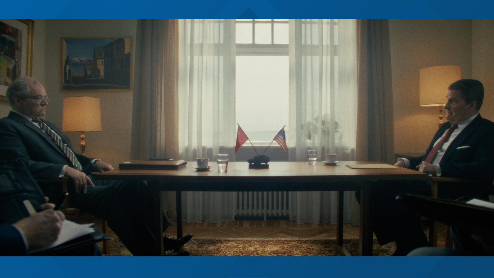 Jeff Daniels, Jared Harris preview political thriller 'The Brink of War'