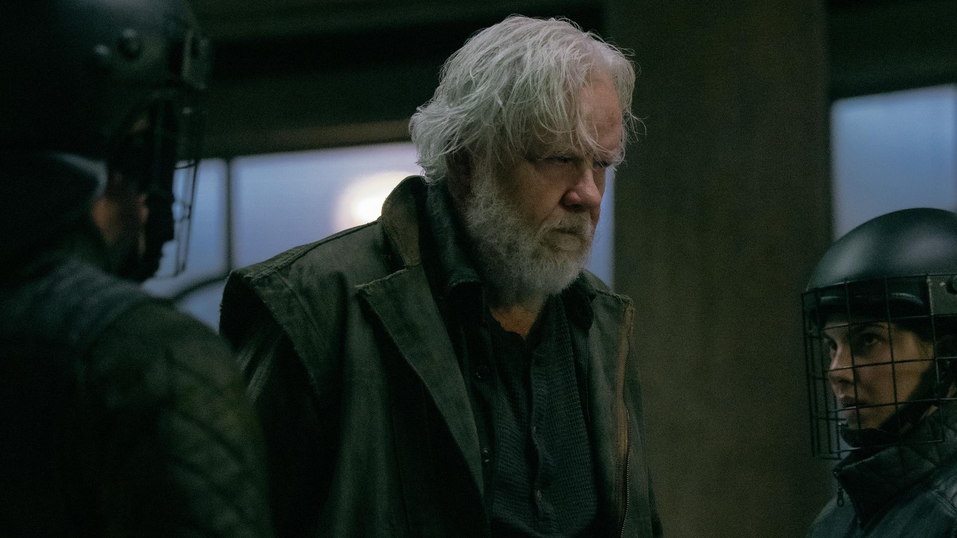 Oscar winner Tim Robbins discusses 3rd season of sci-fi dystopian drama 'Silo'