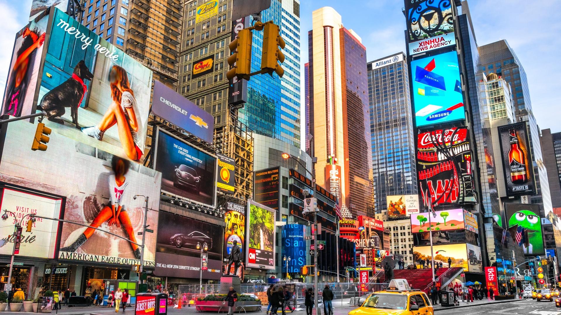 Bank of America executive dies in apparent random stabbing in NYC; suspect killed by police