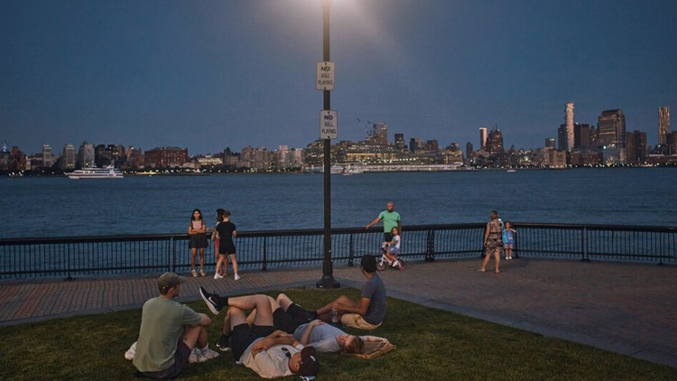 Hot nights: US in July sets new record for overnight warmth