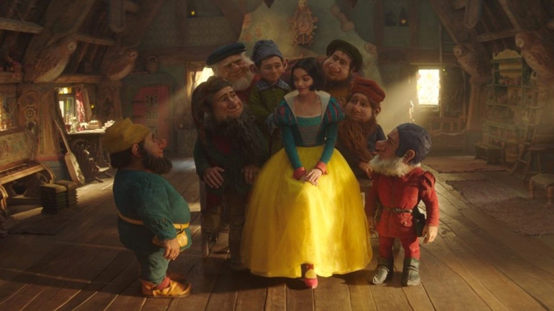 snow white dress live action White's being fuller than Belle's ballgown is crazy! action Snow White Snow White Gown Part