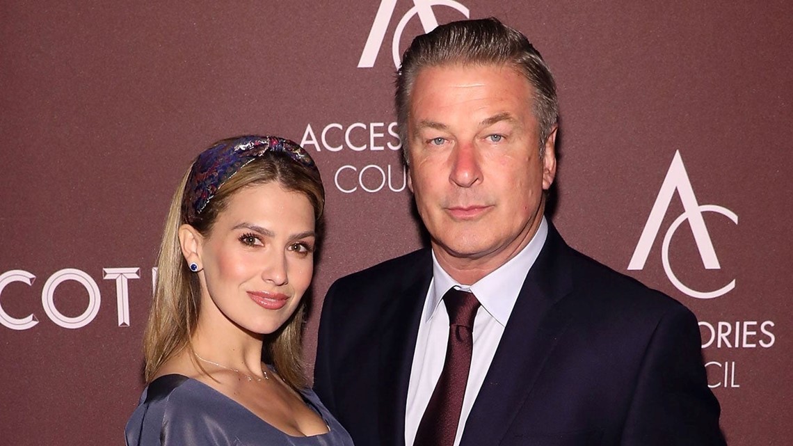 Alec Baldwin's Wife Hilaria Says Actor Didn't Kiss Her for the First 6