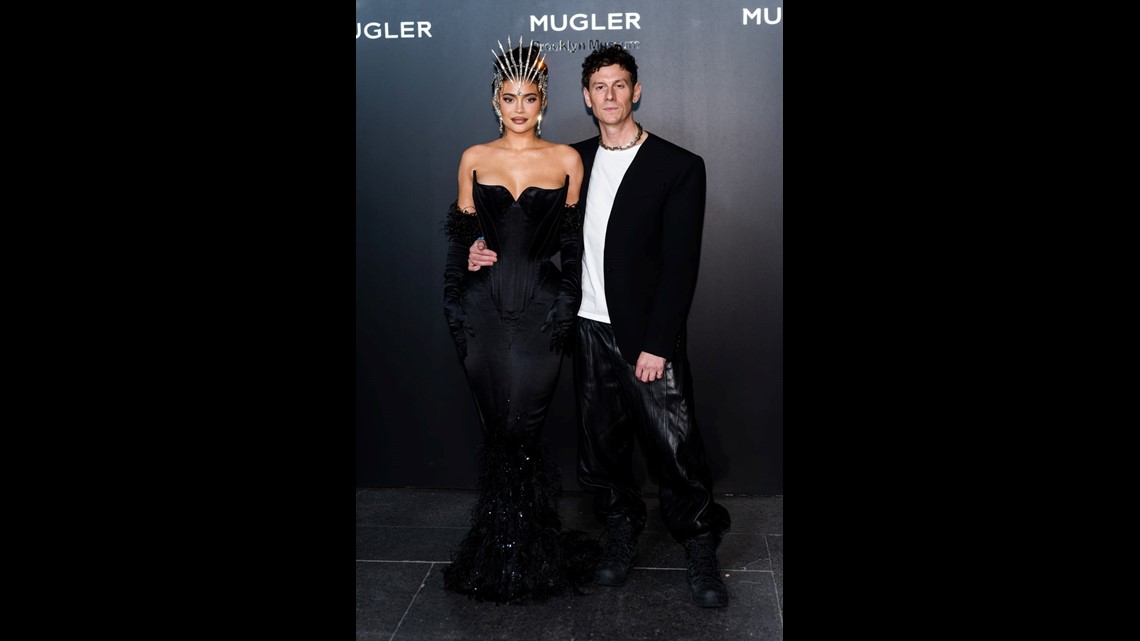 kylie jenner black dress with crown Kylie Jenner Was Always In A Black Dress During Awards Season With Timothe  Chalamet, And Here's Why