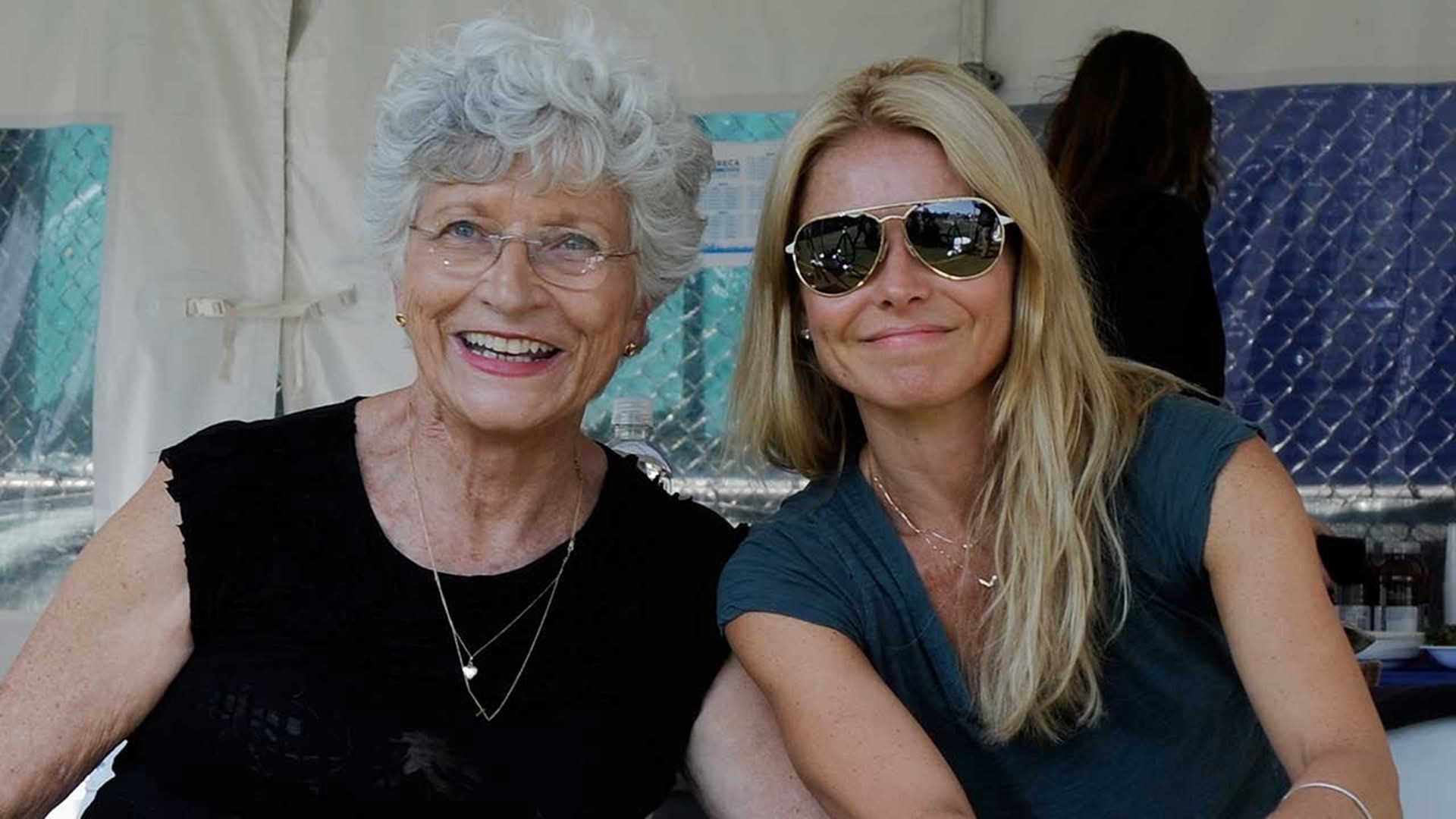 Kelly Ripa and Her Mom Are Twins in Shocking Side-by-Side Throwback