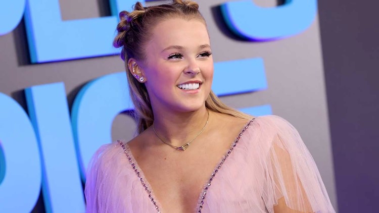 Is JoJo Siwa in a relationship? Inside the former 'Dance Mom' star's career  and personal life