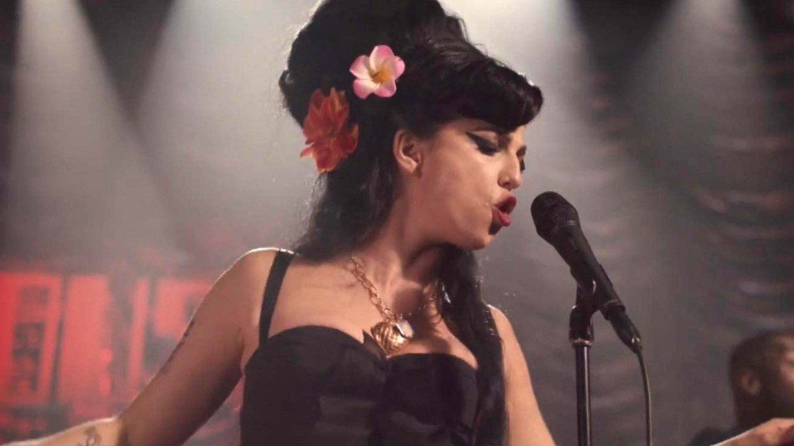 New photos of actress Marisa Abela as Amy Winehouse in upcoming biopic  'Back to Black' - ABC News