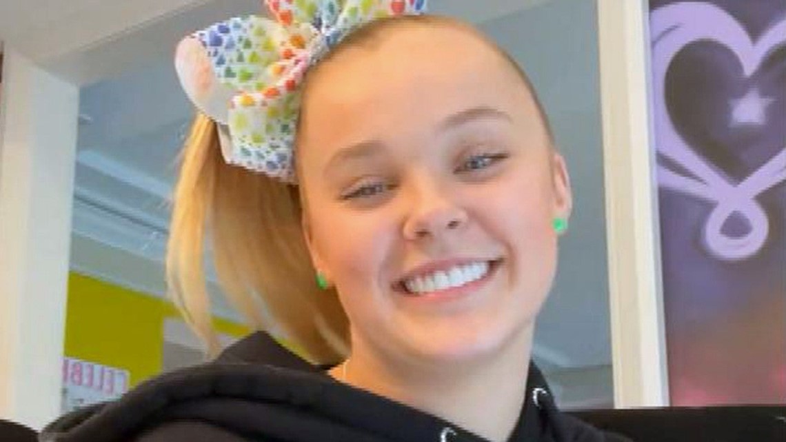 Jojo Siwa opening up about her GF is the sweetest thing you'll see all day