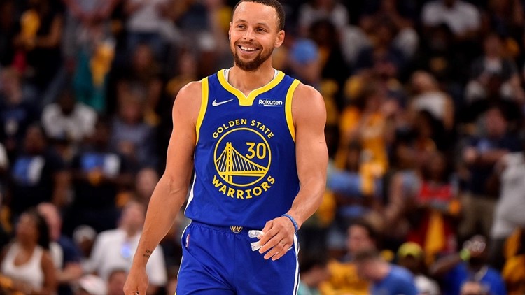 Stephen Curry Graduates From Davidson College 13 Years After Leaving for the NBA