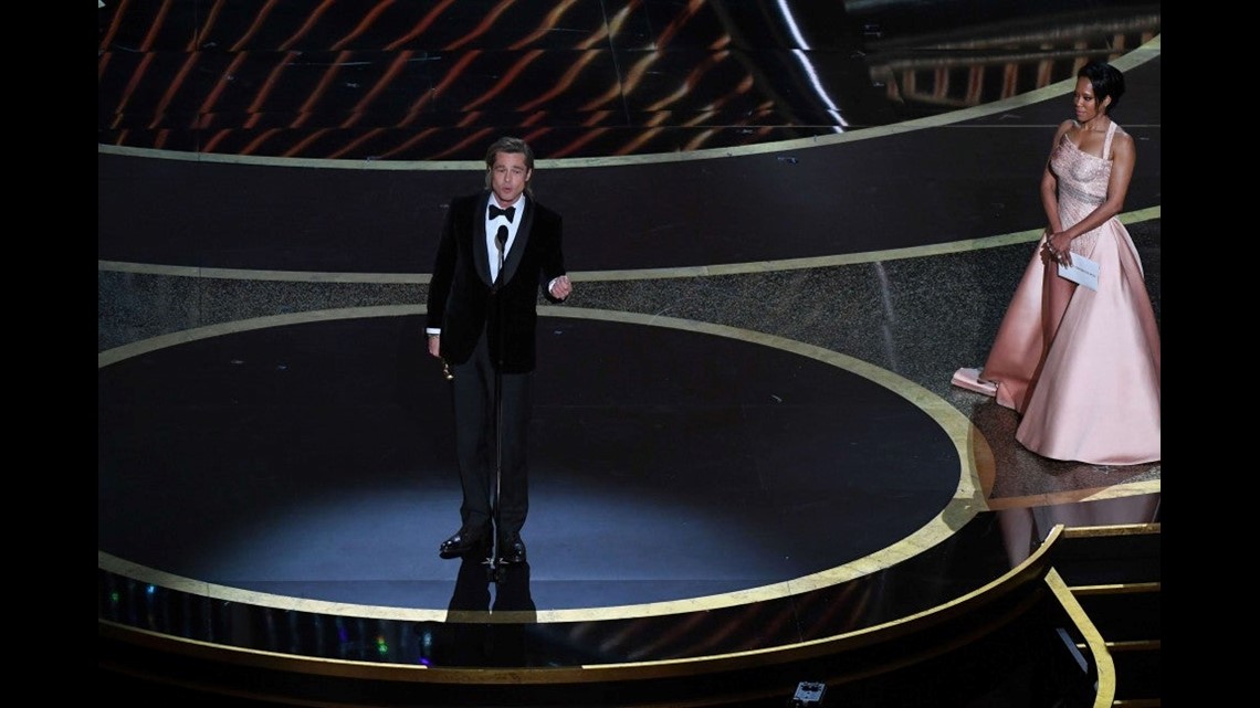 Chris Evans Helps Regina King to Oscars Stage and Twitter Is Loving It