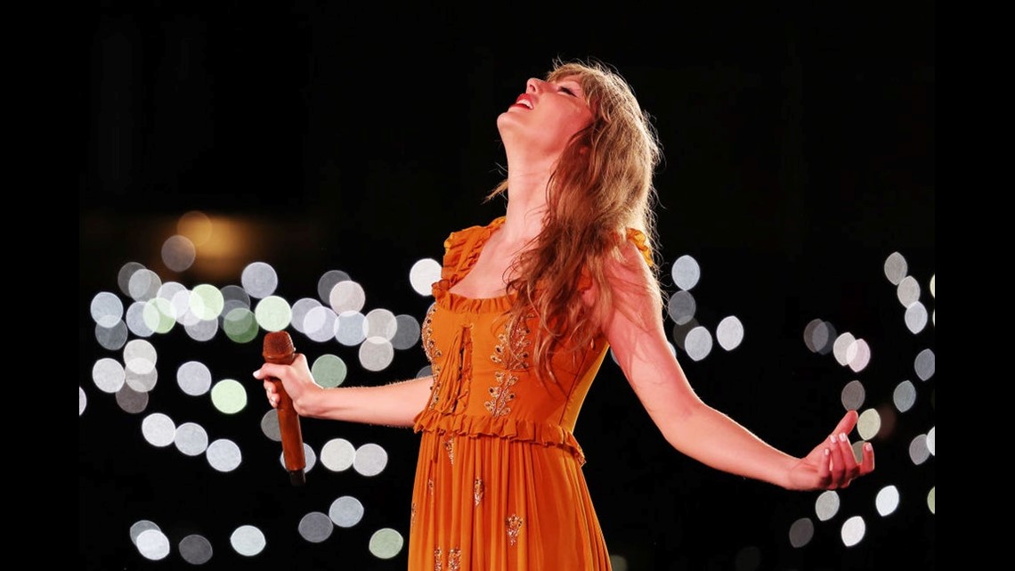 dress taylor swift lyrics What are Written on Swift's 'TTPD' 'Eras Tour' Dress? Dress | Taylor Swift Switzerland