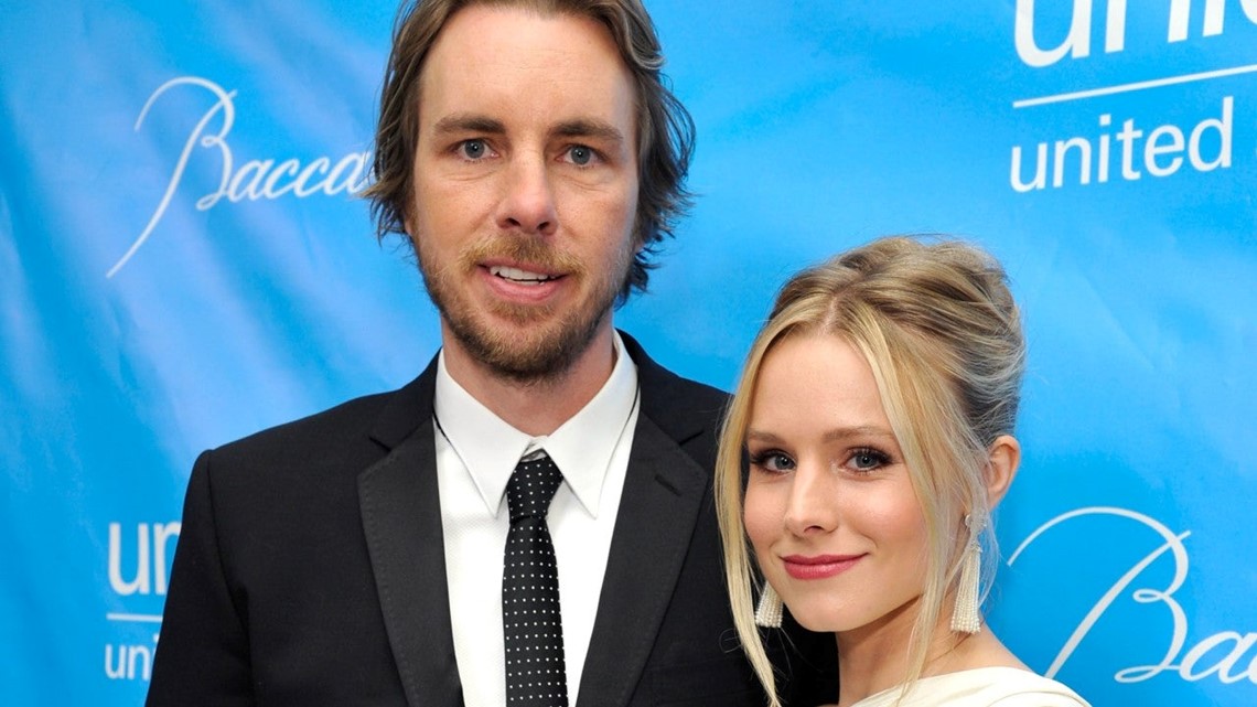 Kristen Bell Porn Captions - Dax Shepard Posts Nude Pic of Kristen Bell: 'Look at This Specimen' |  kare11.com