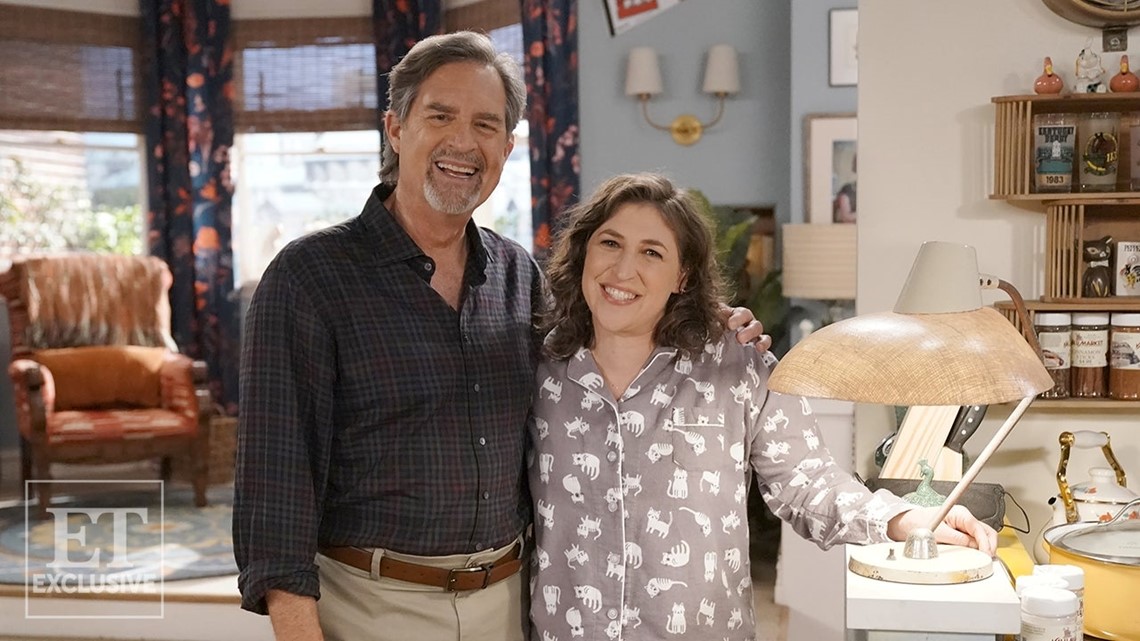 Mayim Bialik Reunites With Blossom Dad Ted Wass In Call Me Kat Finale See The Photos Exclusive Kare11 Com