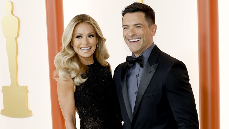 Mark Consuelos Is Officially Kelly Ripa's 'Live' Co-Host After Ryan  Seacrest's Exit | kare11.com