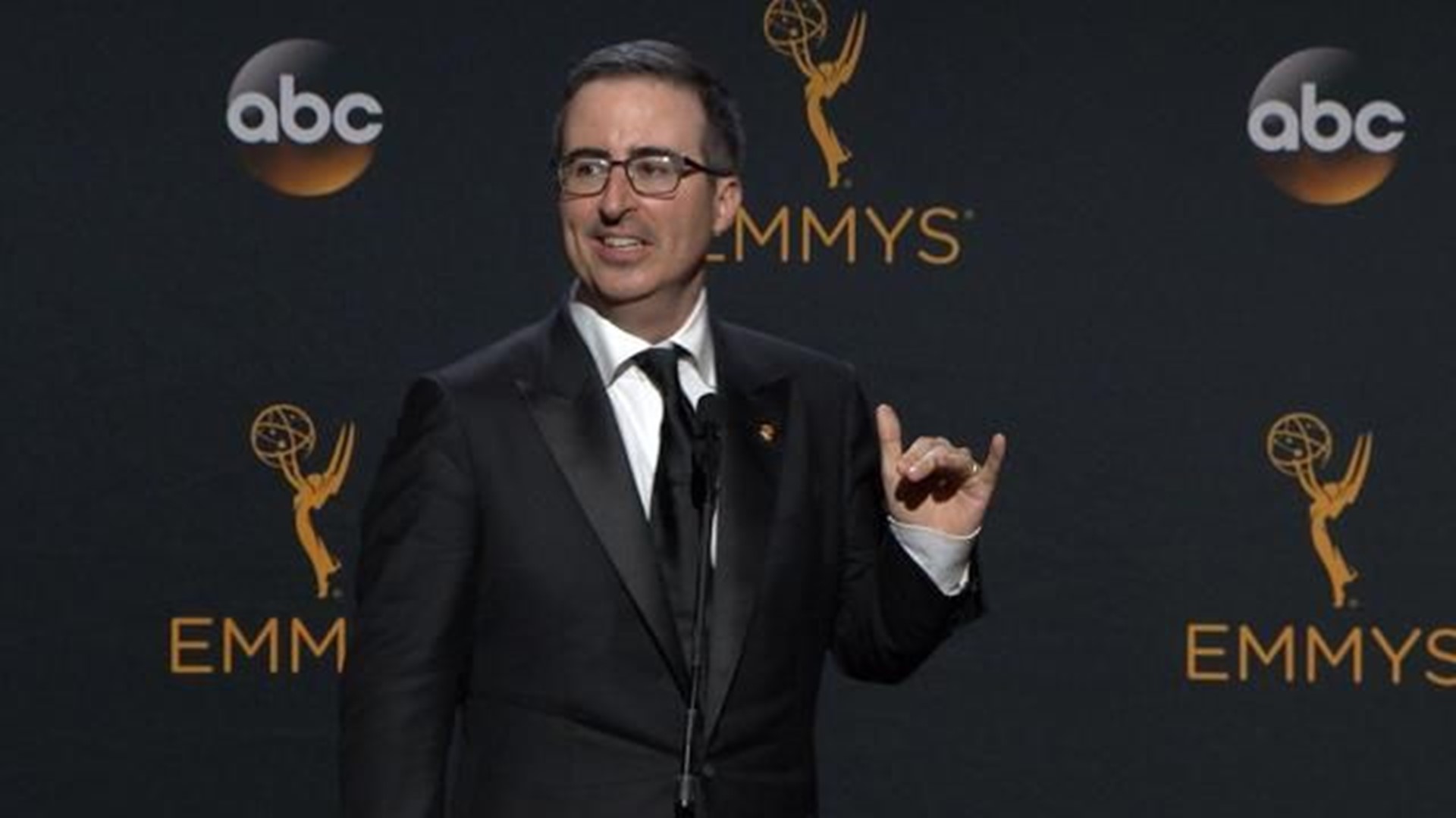 John Oliver Goes After Mike Pence With Children S Book About Gay Bunny Kare11 Com