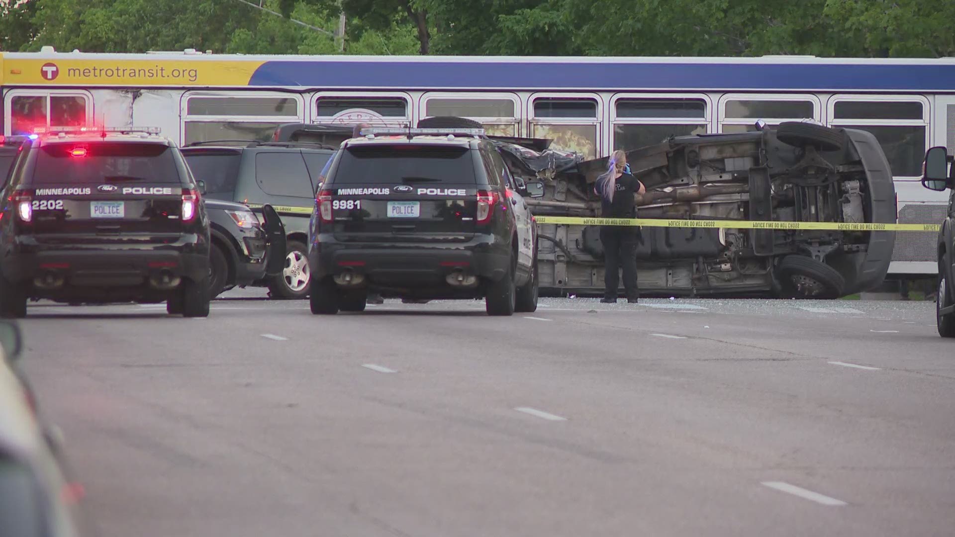 A crash at the intersection of Portland Avenue and Franklin Avenue has caused one person serious injuries, while others have sustained minor injuries after a van rolled over and collided with an MTC bus.