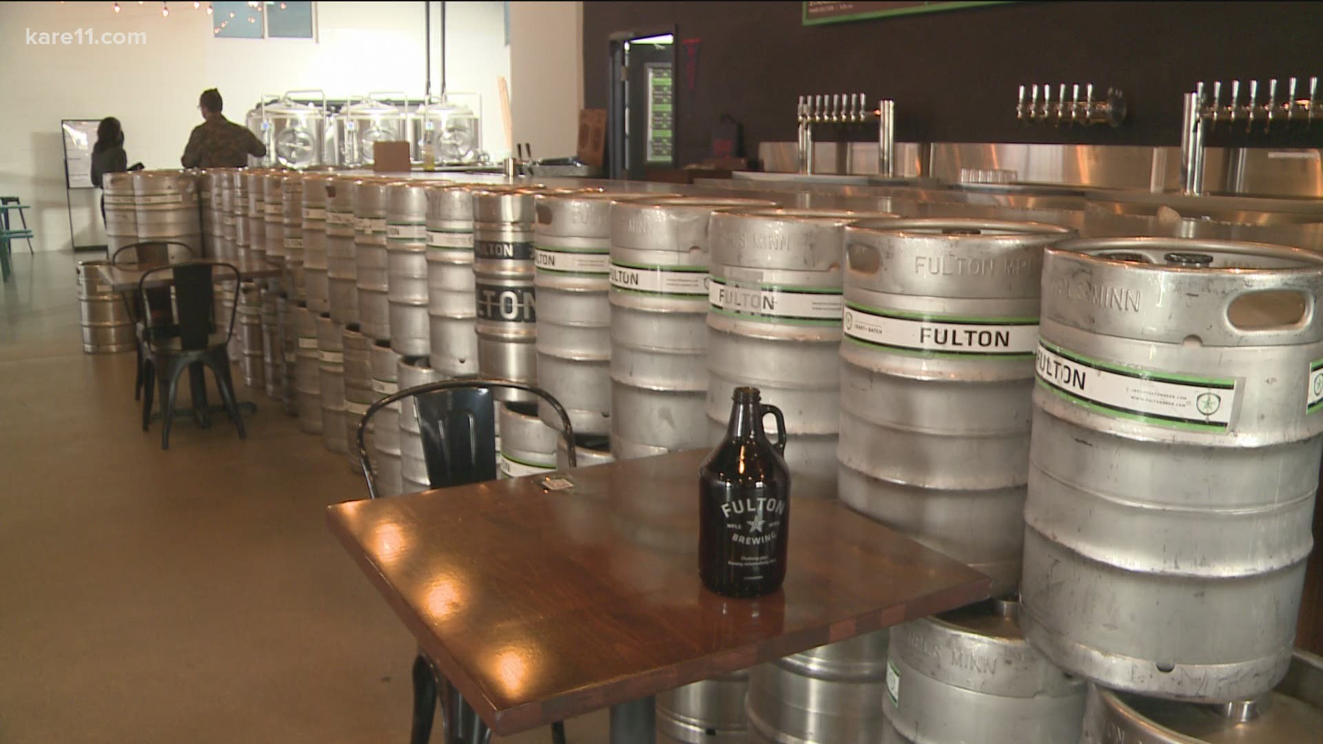 Lawmakers propose lifting a longtime cap to let large breweries sell growlers to customers
