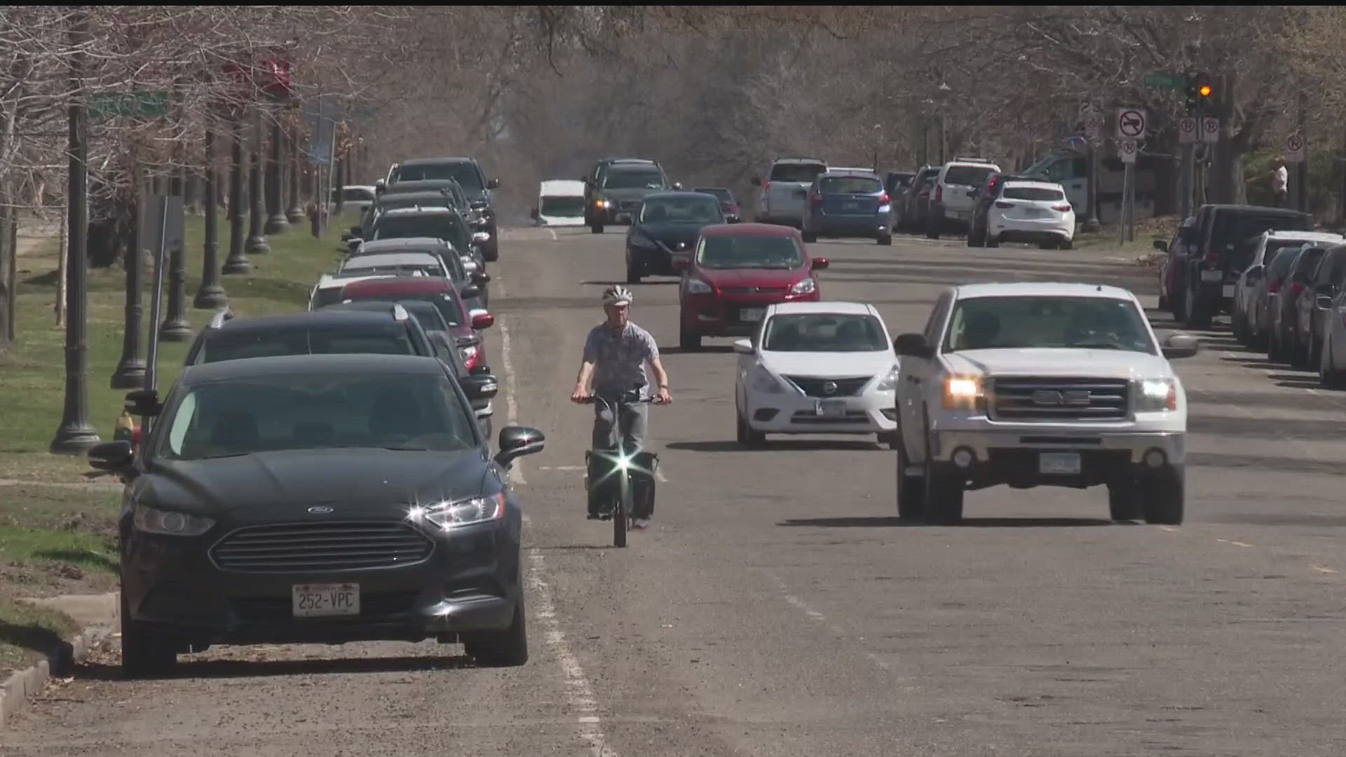 St. Paul residents are meeting Thursday night to discuss a new bike path along Summit Avenue, a move that would drastically change the historic street.