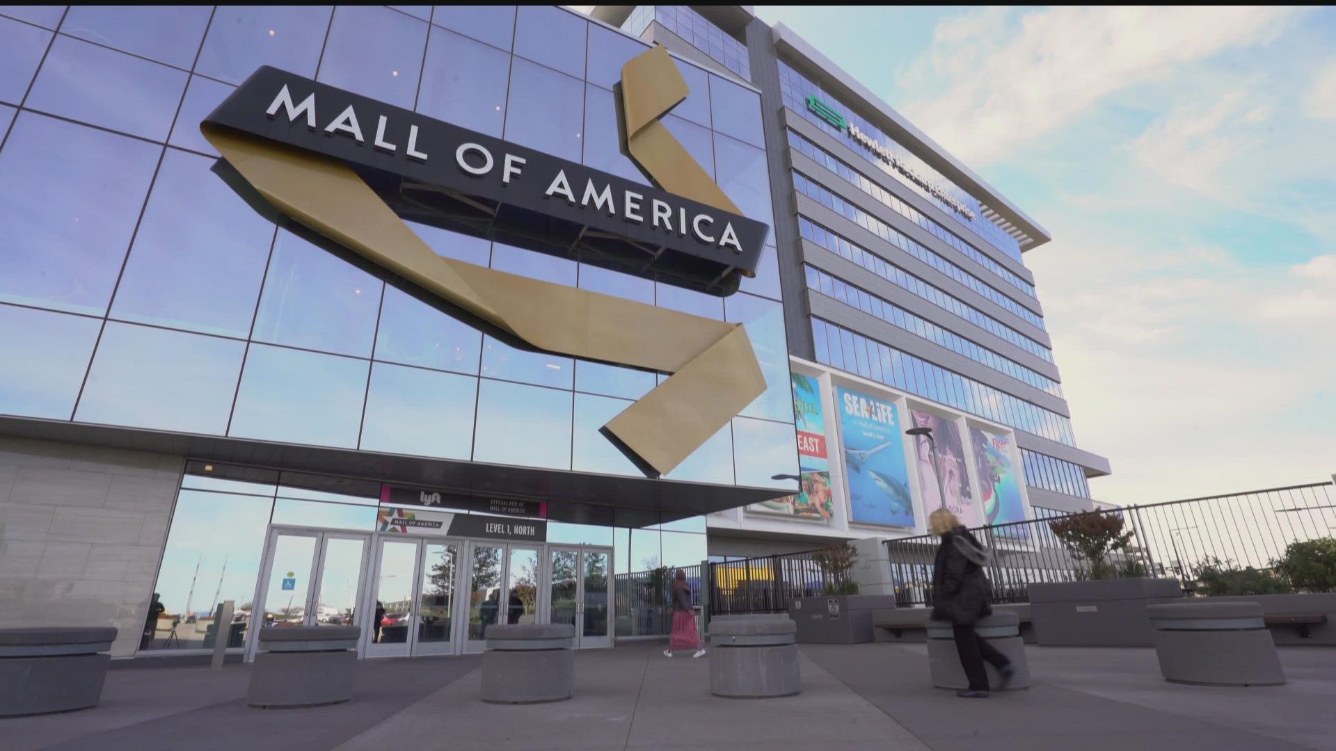 The mall is trying out medical detectors at select entrances.