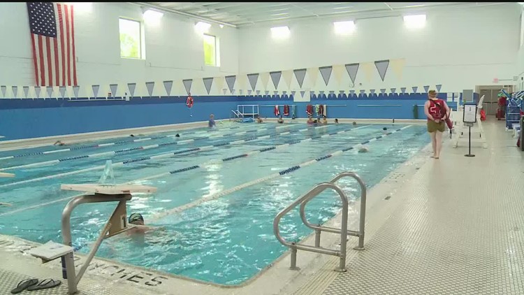 MN Sen. Klobuchar introduces bipartisan legislation to enhance pool safety, prevent child drownings