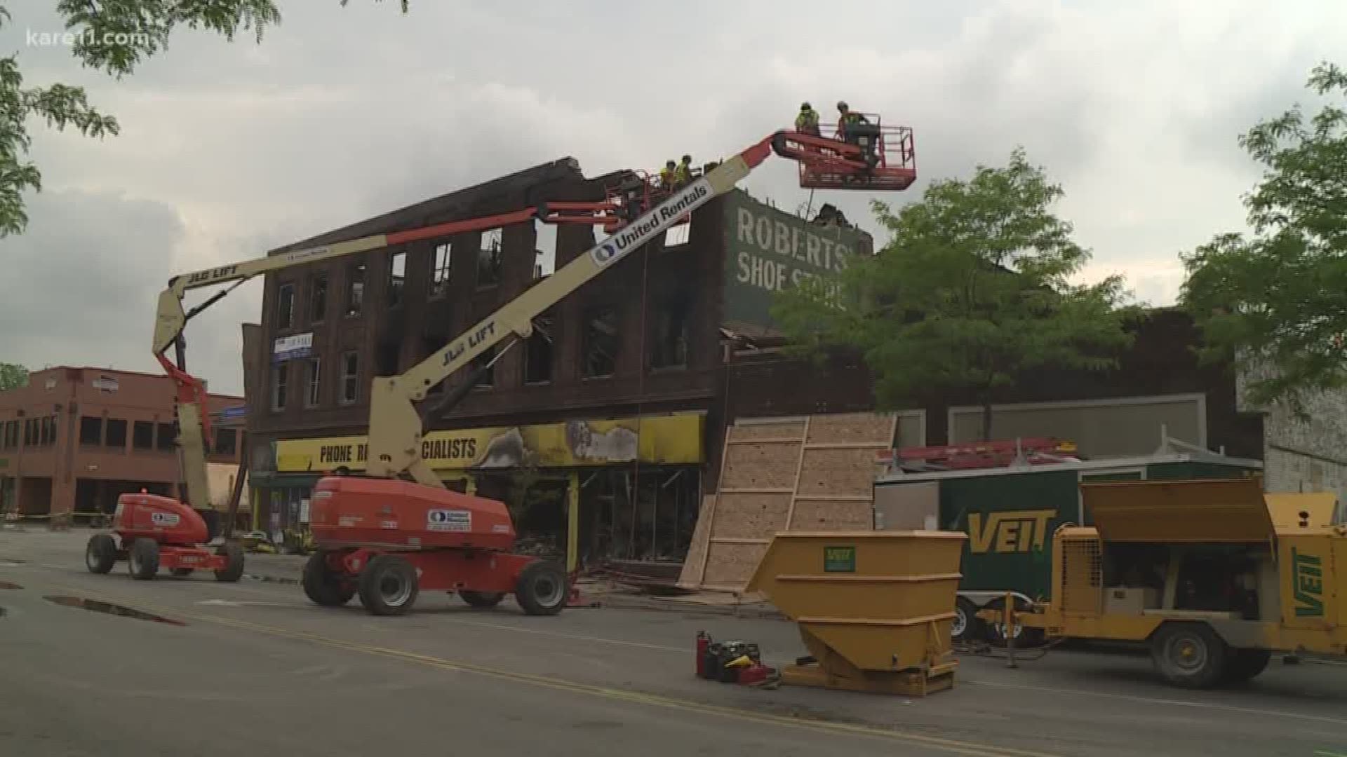Roberts Shoes building demolished after fire