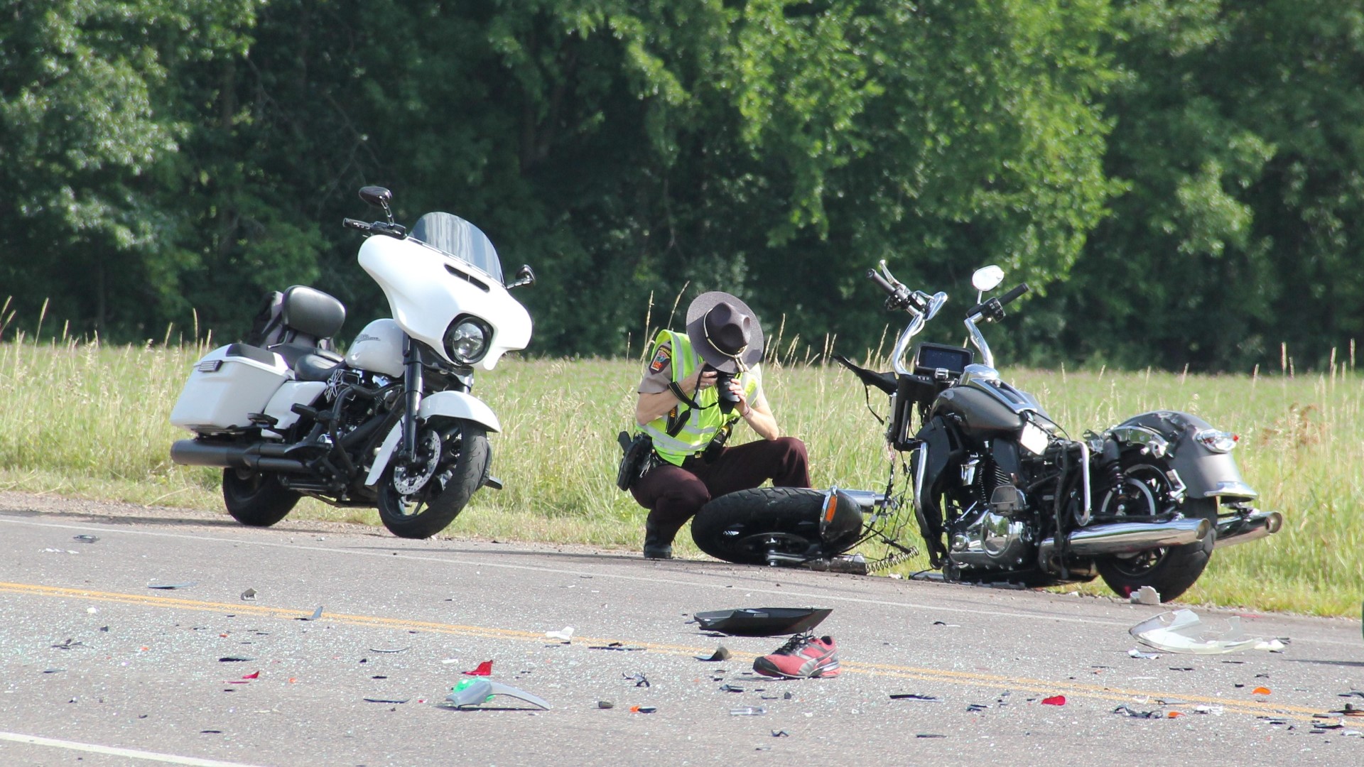 1 motorcyclist dead, 6 injured after crash in central MN