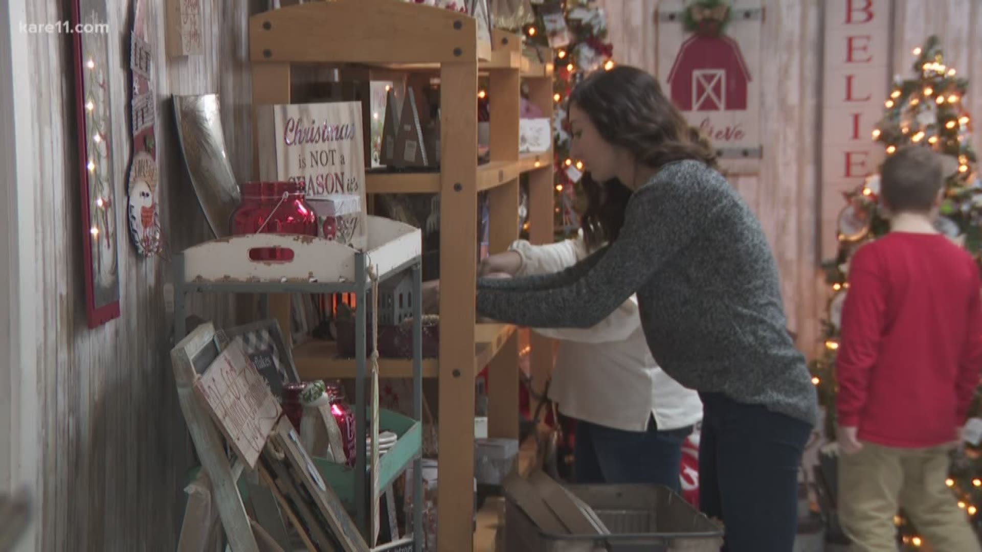 The family that runs this small-town gas station loves Vermillion and loves Christmas. https://kare11.tv/2PN9mx7