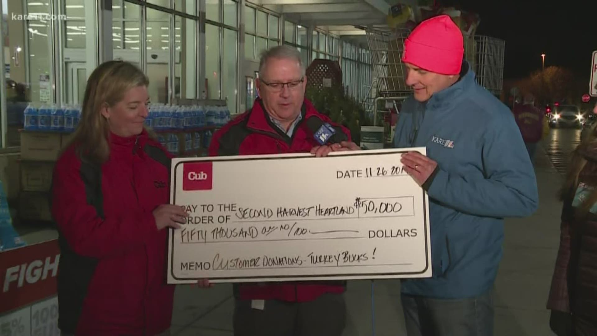 Cub Foods donates $50,000 to Second Harvest Heartland, Team Perk for Food Fight.