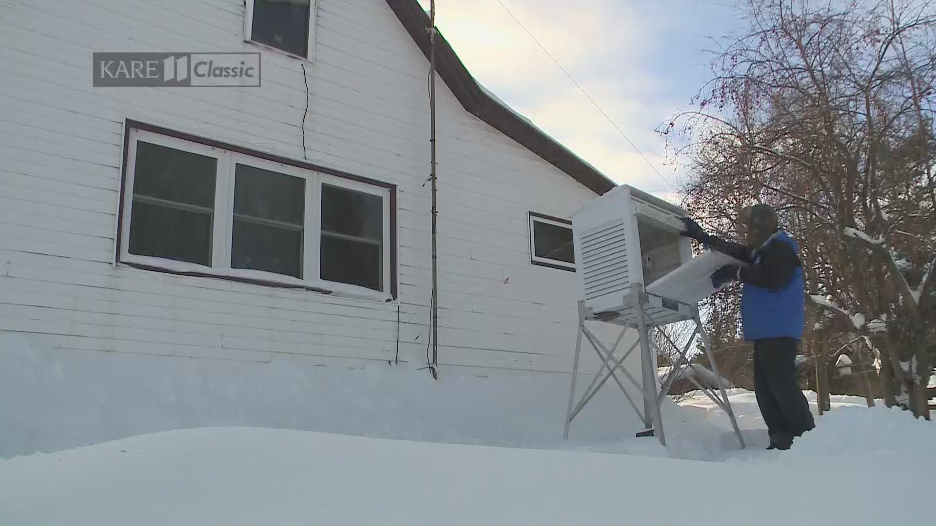 Longtime keeper of Embarrass, Minn. thermometer retires