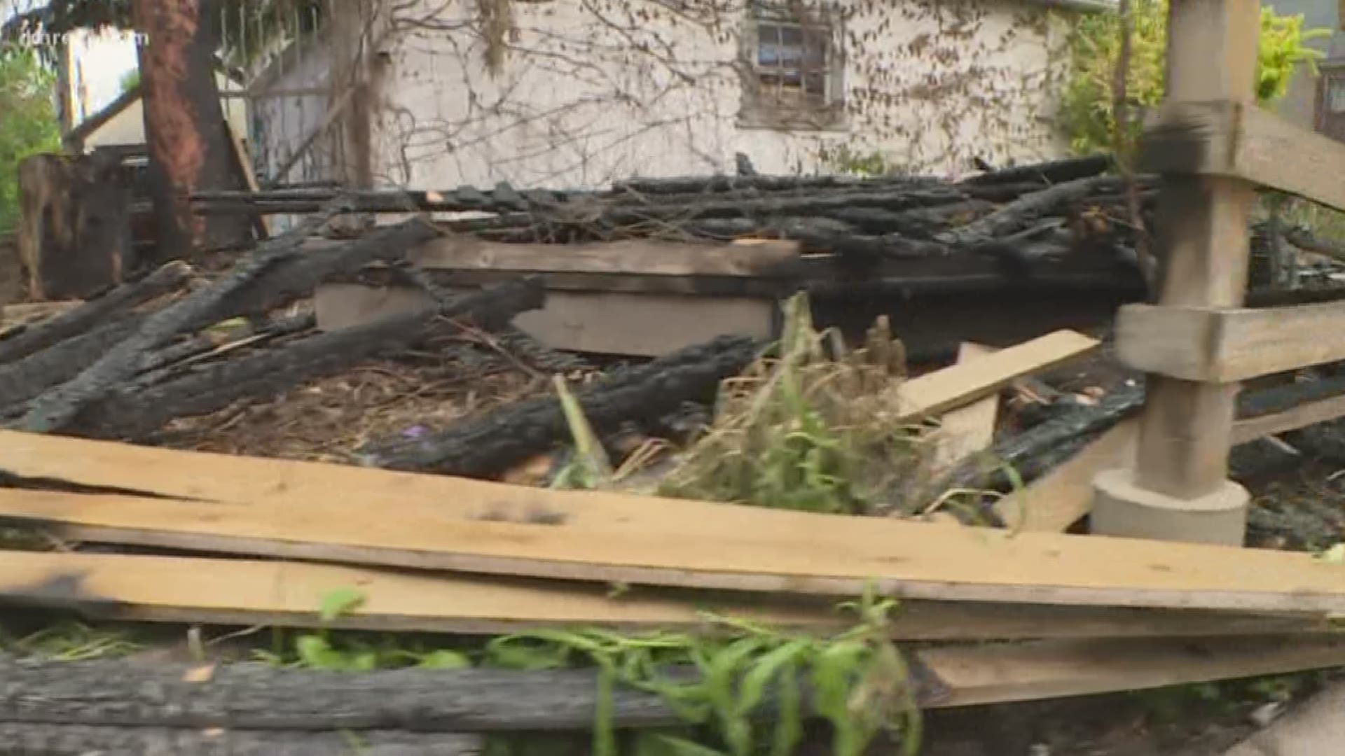 St. Paul arson investigators are trying to find out who's responsible for a string of small fires around the city in recent days.