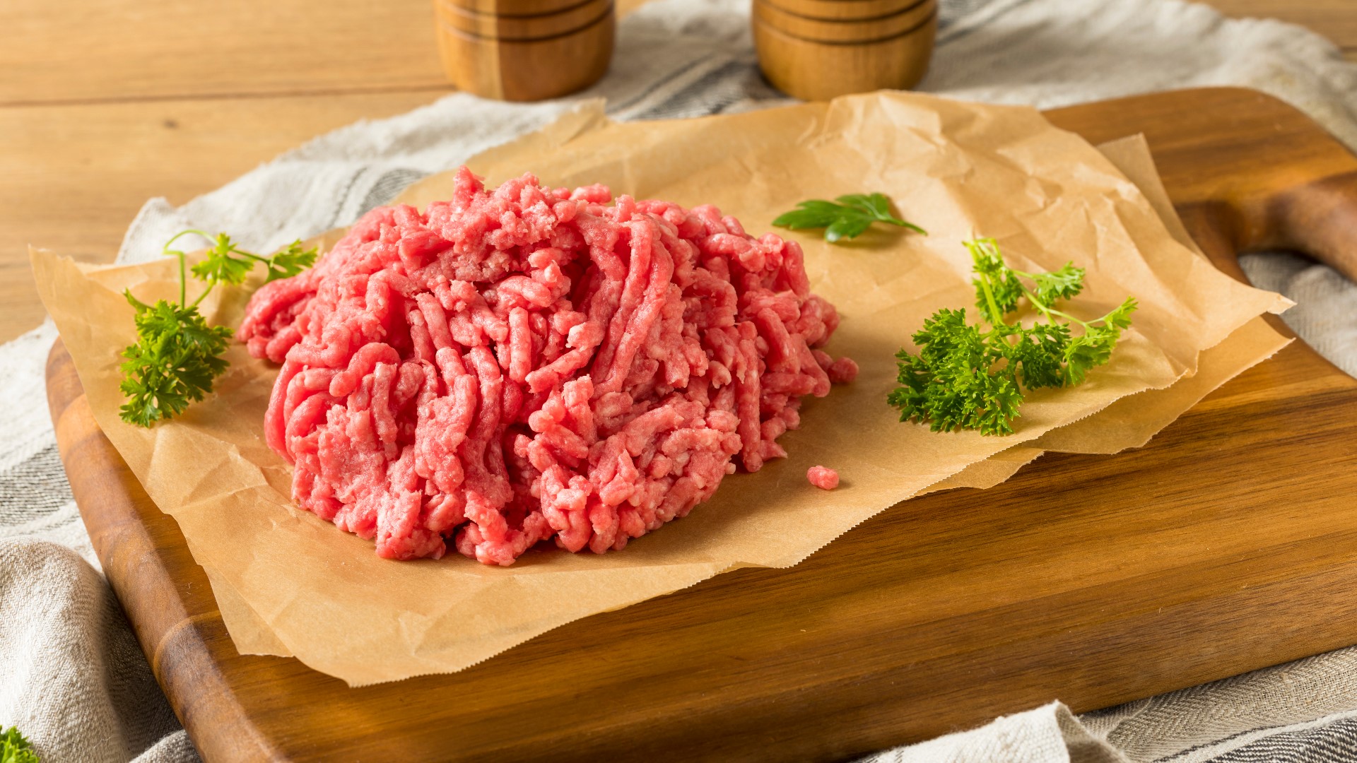 Wisconsin health department says avoid raw meat this holiday
