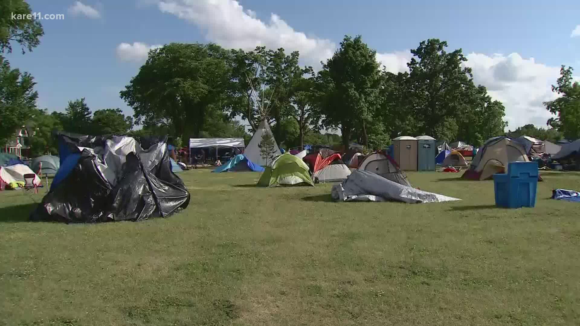 The new amendment would limit the number of parks with encampments to 10, and only allow 10 tents in each park.