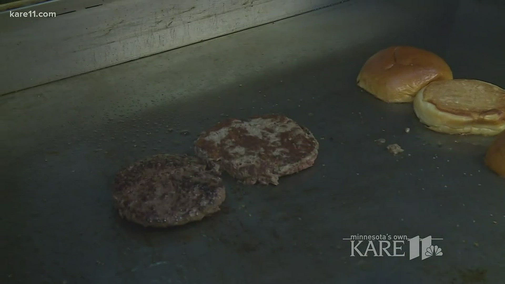 'Impossible Burger' debuts, becomes a big hit